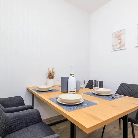 Homeawayhome By The River Ceske Budejovice